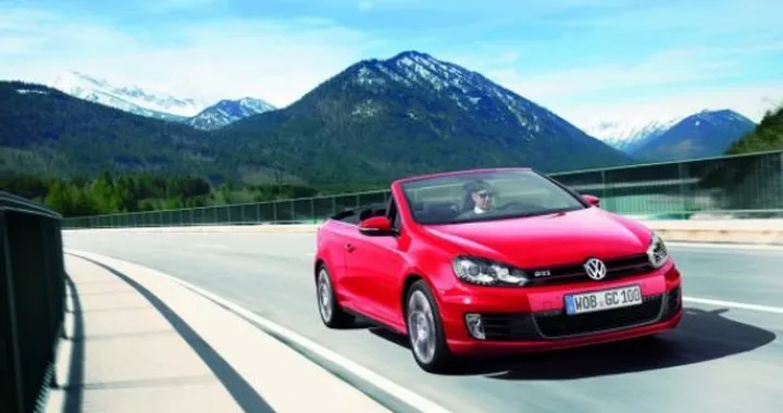 Volkswagen Golf GTI cabrio: prezzo in Italia da 32.100 Euro