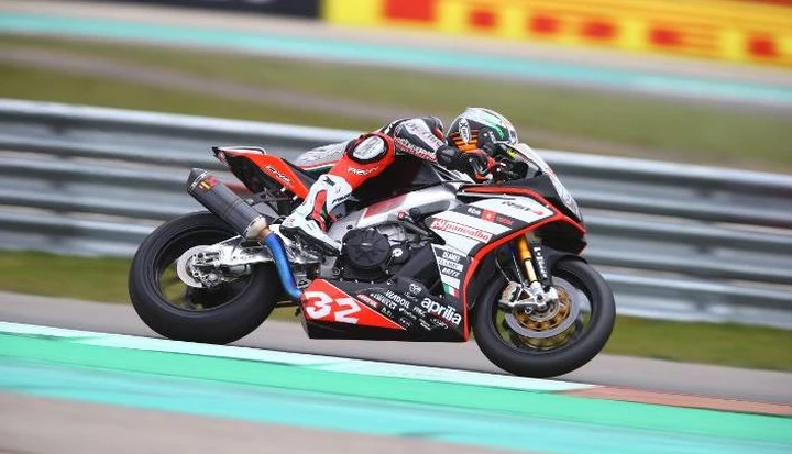 STK1000, Donington: Savadori subito davanti nel Day-1