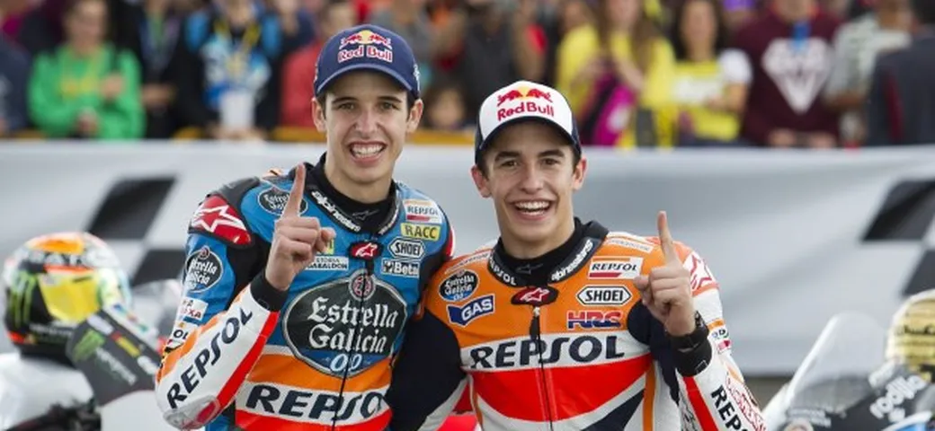 MotoGP Valencia 2014, Marquez fa festa con il fratello Alex: 