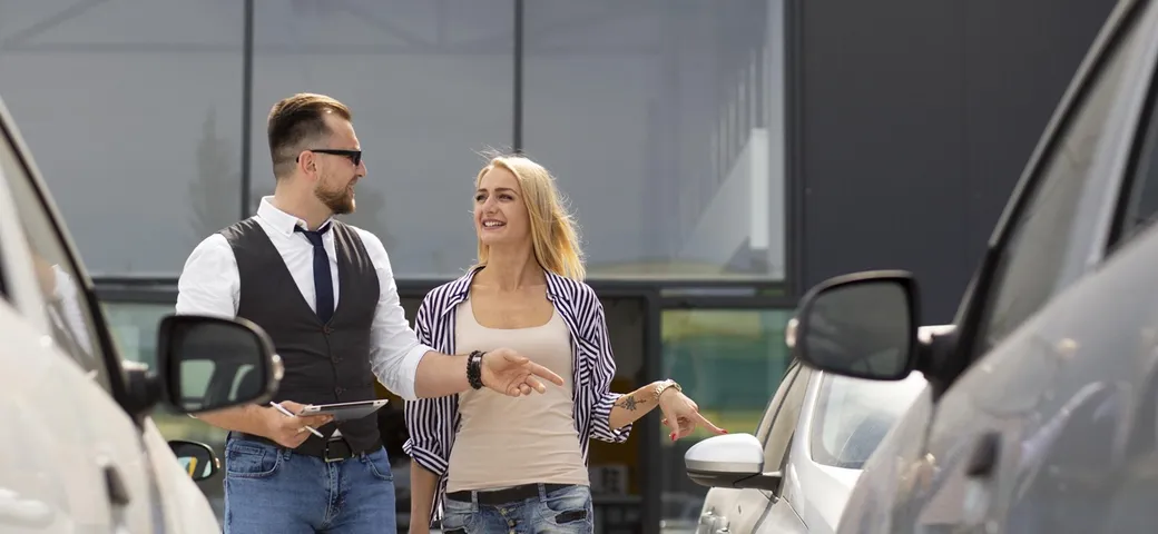 Mercato auto novembre 2024: calo del 10,8% e dominio delle ibride