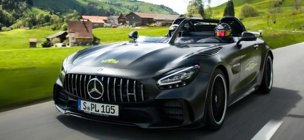 Mercedes-AMG GT R: si chiama GT Speedlegend la roadster da 850 CV