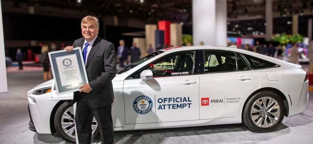 Toyota Mirai, autonomia da record: quasi 1400 km con un pieno di idrogeno