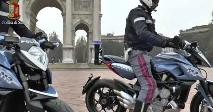 MV AGUSTA RIVALE 800 PER I MOTOCICLISTI DELLA POLIZIA DI STATO