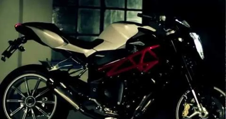 Video nuova gamma MV Agusta BRUTALE 4 cilindri MY13