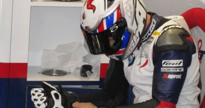 James Toseland in pista nonostante il dolore