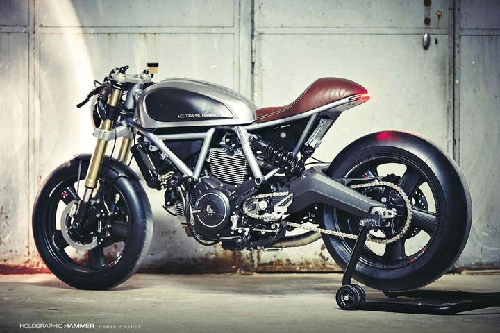 Ducati Scrambler Hero 01: l'ultima creatura di Holographic Hammer
