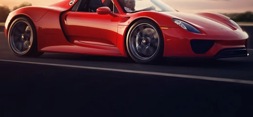 La Porsche 918 Spyder si tinge di rosso