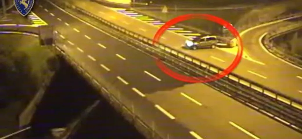 Fermato un 63enne dopo aver fatto inversione in autostrada. Era stanco di guidare...