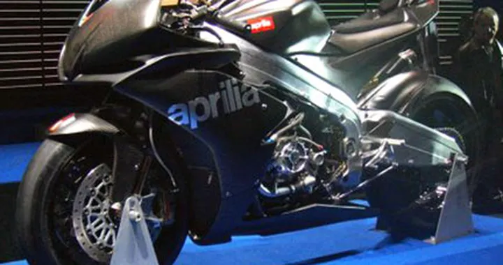 Ascoltate il rombo della nuova Aprilia RSV4