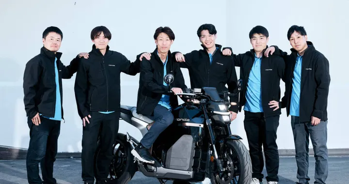 Honda WN7: la nuova moto elettrica cambia il concetto di guida