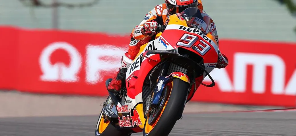 MotoGP, Germania: Marquez immenso e inarrestabile. Rossi e Vinales a podio