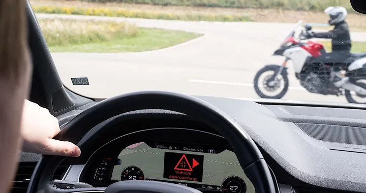 Ducati: al CES la tecnologia di comunicazione tra auto e moto