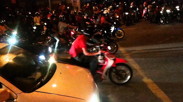 Malesia: strade chiuse per far correre i giovani piloti