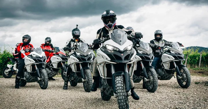 Ducati Globetrotter 90°: definiti piloti che affronteranno i 30.000 km