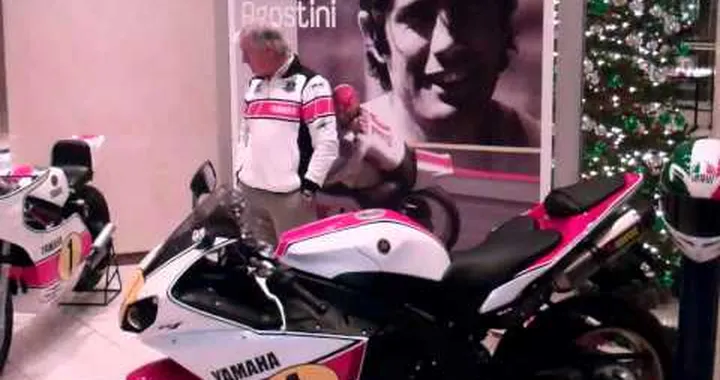 Giacomo Agostini unveils a special AGO Yamaha R1