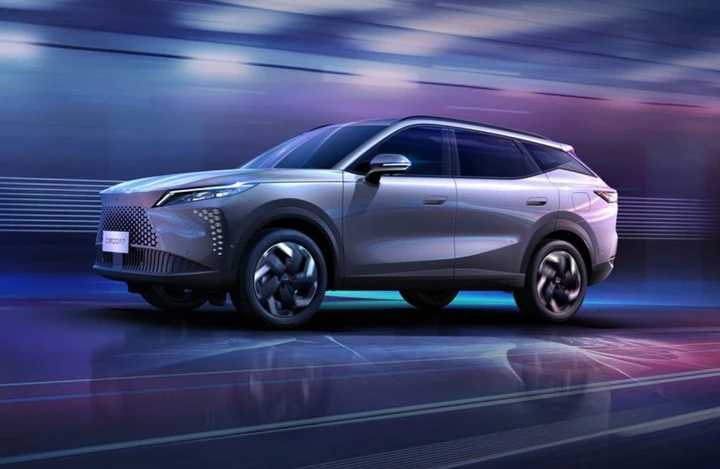 Omoda 7, il SUV anche plug-in sta arrivando in Italia: caratteristiche