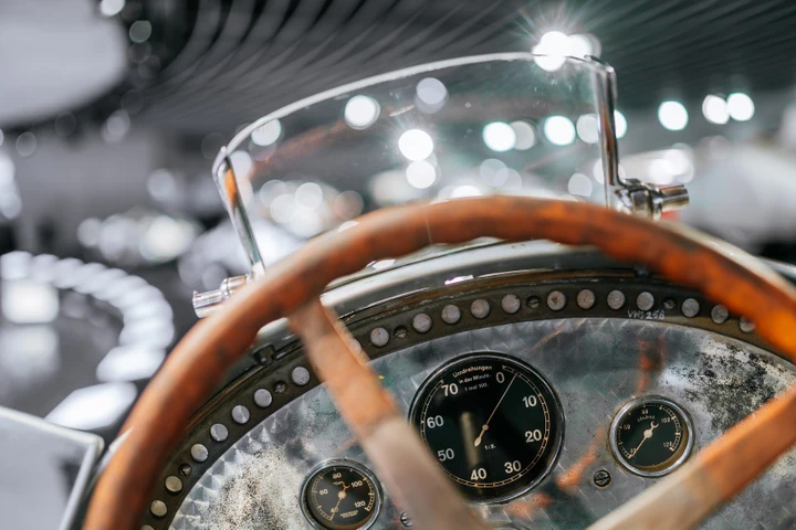 Mercedes-Benz W 25