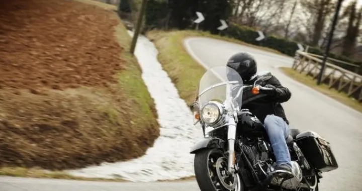 Harley Davidson Dyna Switchback 2012: il TEST di Motoblog