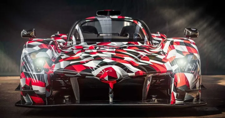 Toyota GR Super Sport: il 15 gennaio il debutto ufficiale