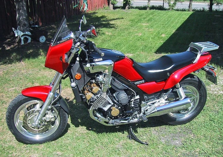 Un tesoro raro: la Yamaha FZX750, la cruiser iconica degli anni '80 e '90