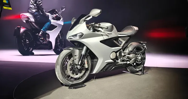 Norton Manx R 2025: ritorna la superbike inglese da 206 CV