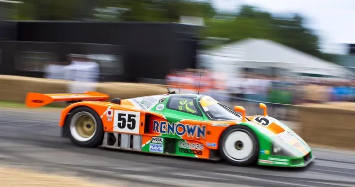 Valentino Rossi con la Mazda 787B a Goodwood [Video]