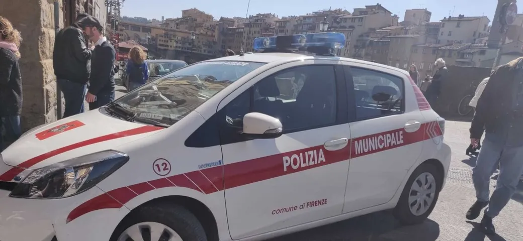 Recupera l’auto rimossa e ottiene in cambio 24 verbali