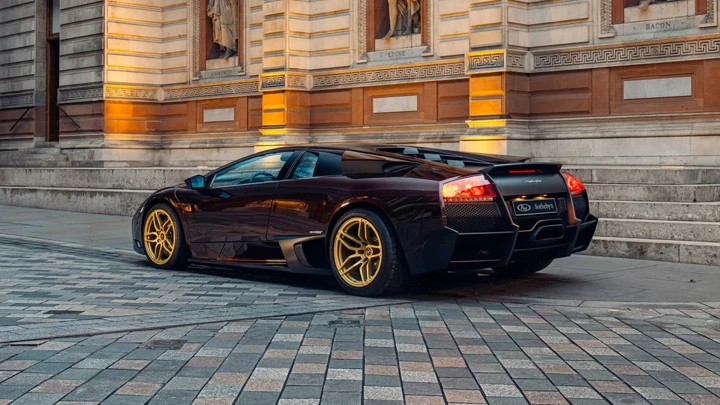 Lamborghini Murciélago SV, questa manuale è quasi unica: perché