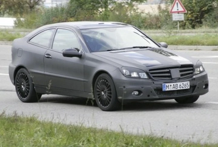 Mercedes C Sportcoupè: quasi pronta al debutto