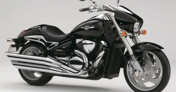 Suzuki Intruder M1500 e Boulevard M90