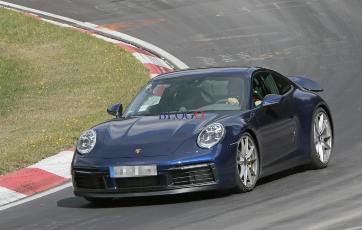 Porsche 911: la generazione 992 senza veli