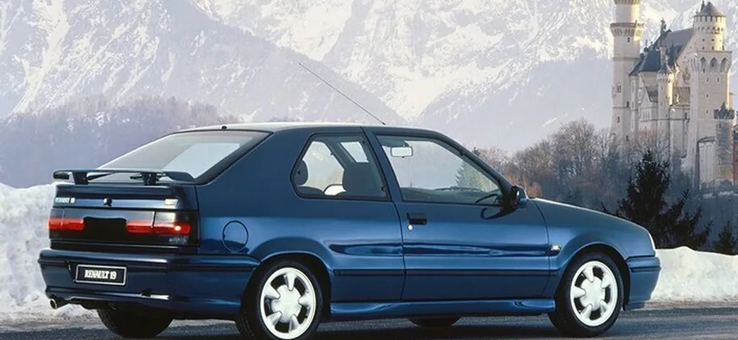 Perché questa Renault 19 16S del '91 vale 39.900 euro? Cifra alta