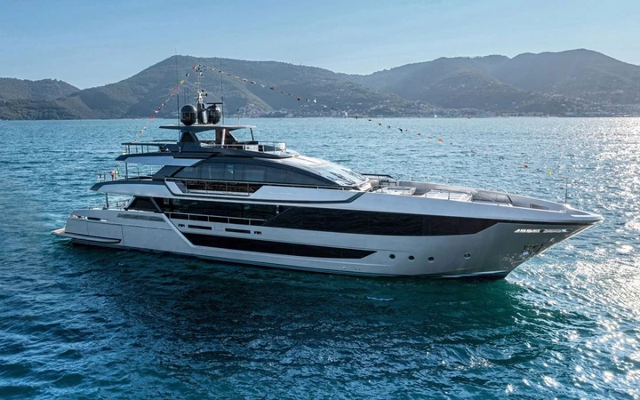 David Beckham naviga italiano, il suo Seven è un Riva da circa 20 milioni