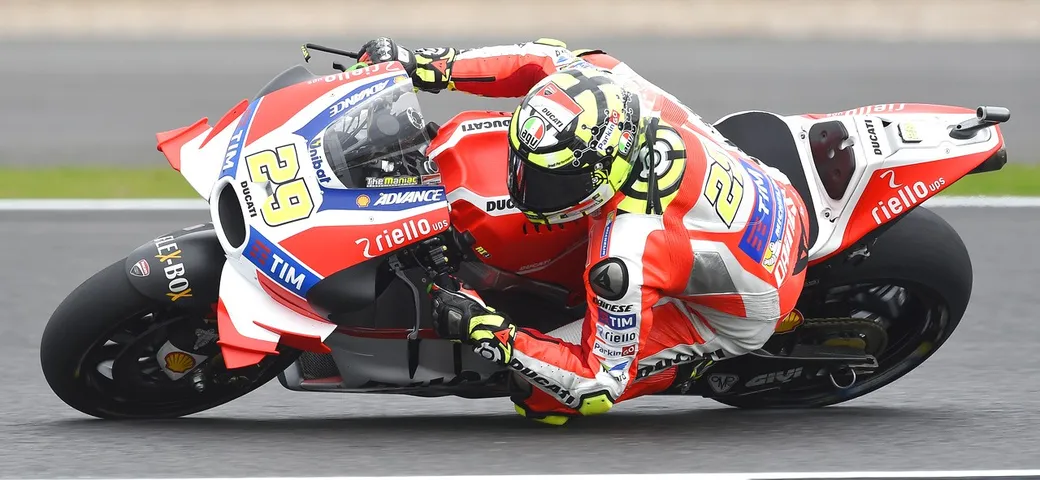 Silverstone, Iannone 1° nel Day-1: 