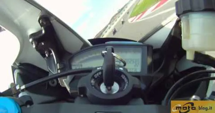 Honda CBR 1000 RR on board Portimao - Motoblog e Ron Haslam on track.mp4