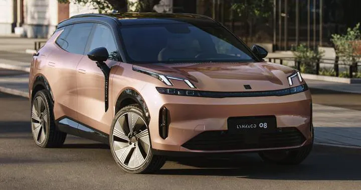 Lynk &amp; Co 08, questo SUV plug-in ha un'autonomia incredibile: oltre 200 km in EV