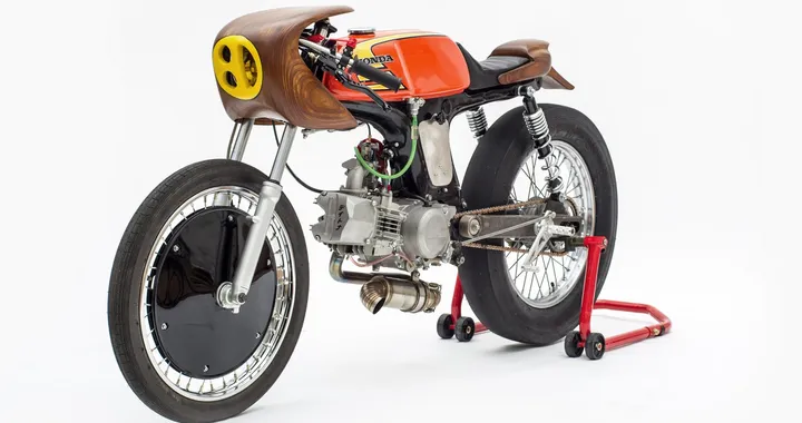 Honda SS50 "La Chute": un cinquantino prestato alla drag-strip