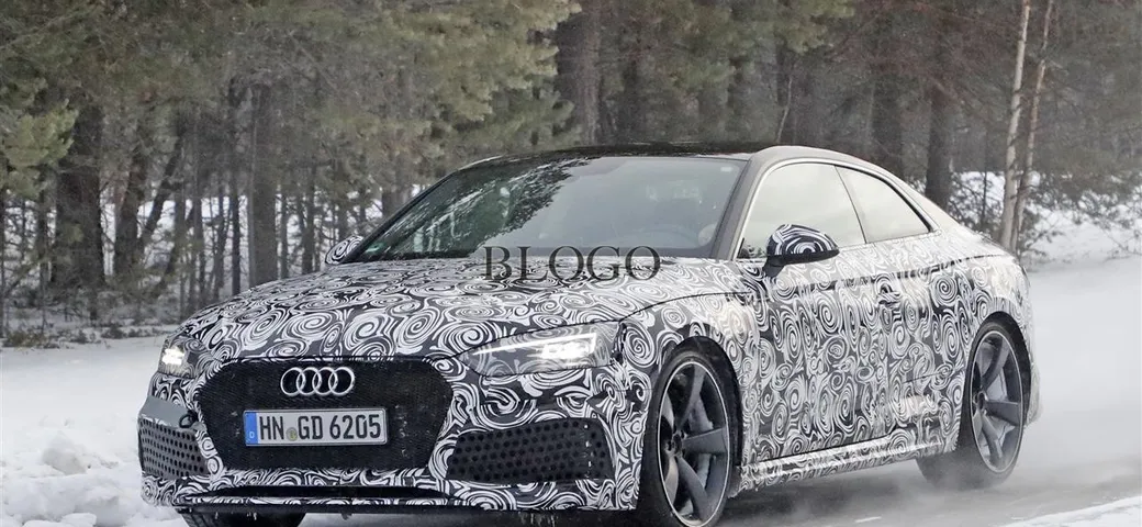 Audi RS5 Coupé 2017: foto spia sulla neve