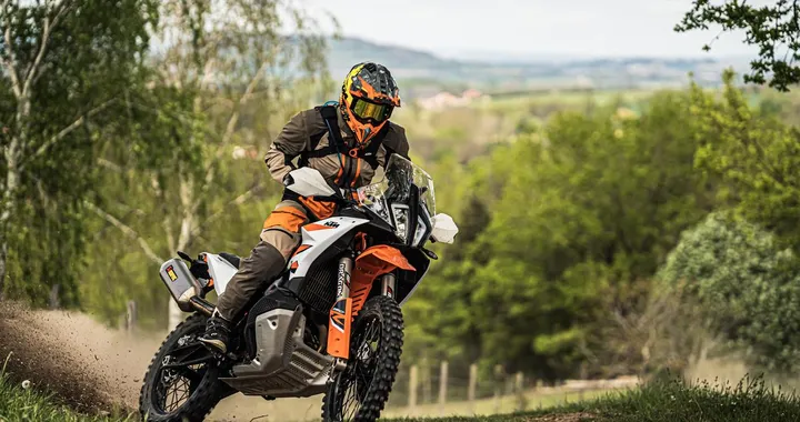 KTM 890 Adventure R pronta a dare battaglia al Prologo di Erzbergrodeo 2023