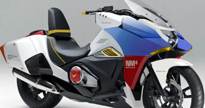 Honda NM4 Vultus 2014 in stile Gundam