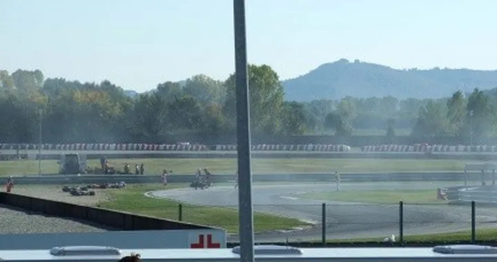 Foto del giorno: cadute al Trofeo XR 1200