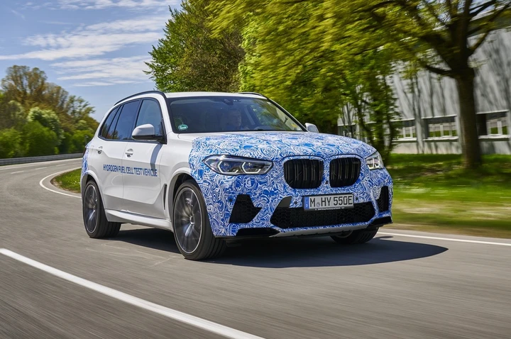 BMW i Hydrogen NEXT: al via i collaudi su strada