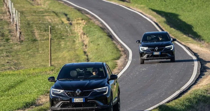 Renault Arkana: dotazioni, motori e prezzi del nuovo C-SUV Coupé