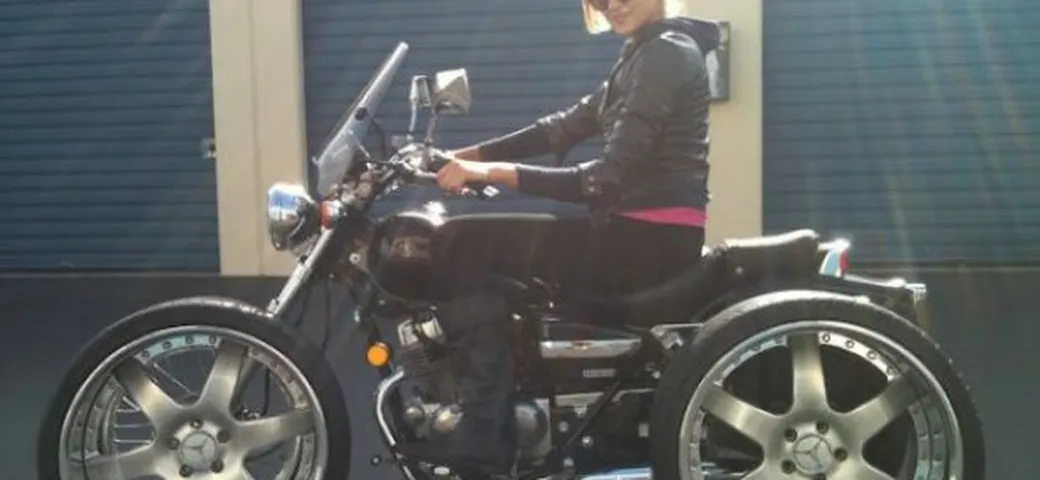 Anche Miss California é una motociclista