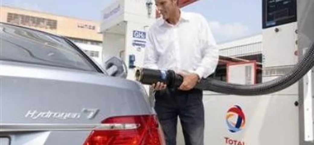 Bmw: Distributore di idrogeno a Roma