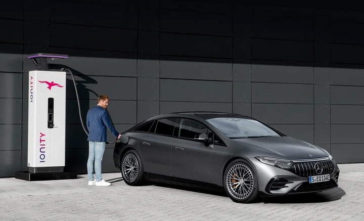 Mercedes-AMG EQS 53 4MATIC+: bolide elettrico all’IAA Mobility 2021