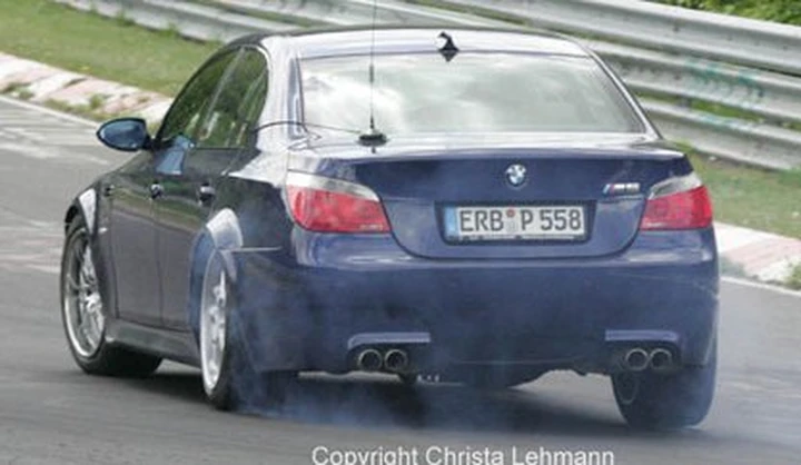 M5 tuning o muletto della Porsche Panamera ?
