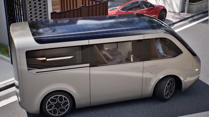 Sharp LDK+: il minivan elettrico con pannelli solari e intelligenza artificiale