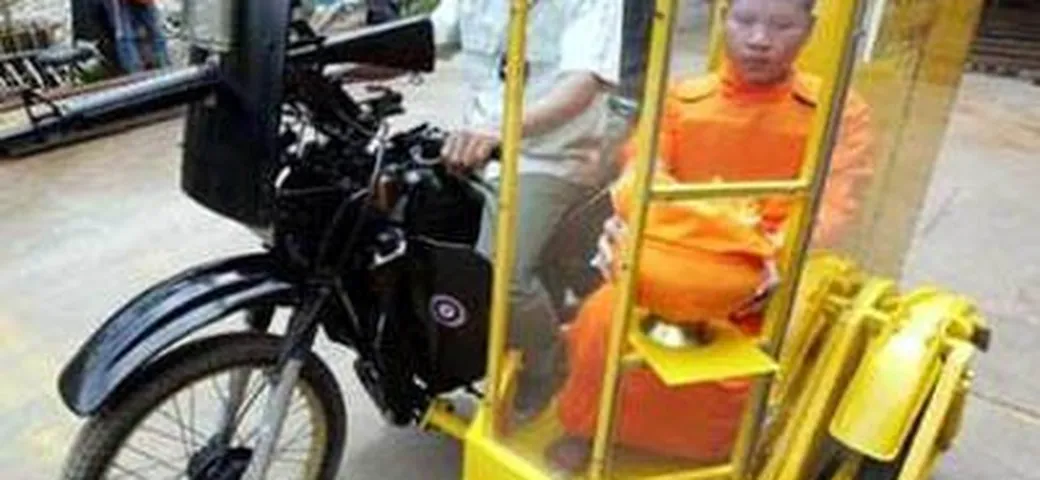Sidecar blindati in Tailandia