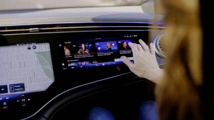 Non solo Apple CarPlay e Android Auto, ora c'è un'alternativa europea